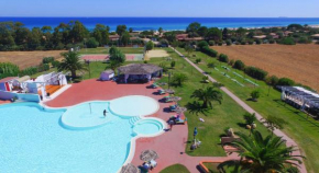 Rey beach Club Monte Nai